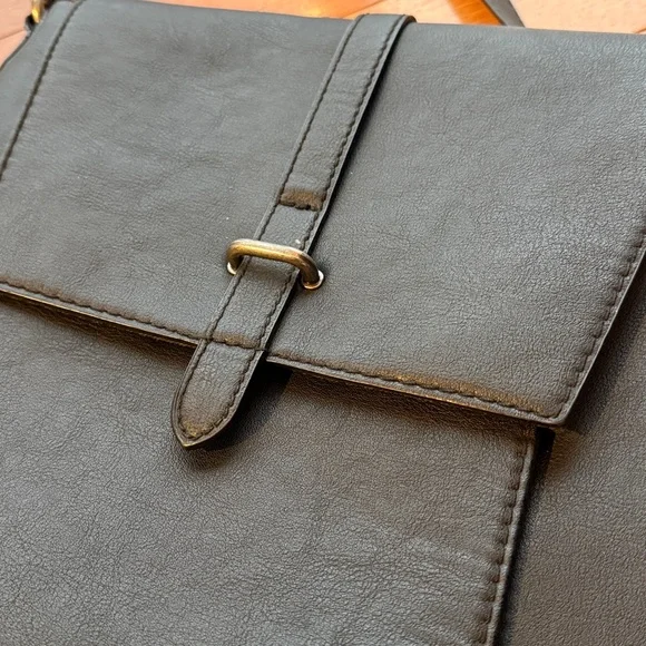 Universal Thread Backpack - Picture 3 of 8